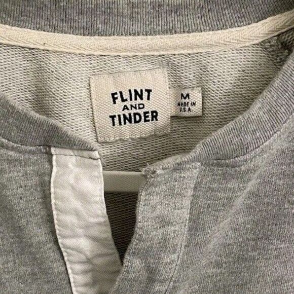 Flint and Tinder Henley Sweater Mens Medium Heather Gray Pocket Outdoor Comfort - Picture 2 of 7